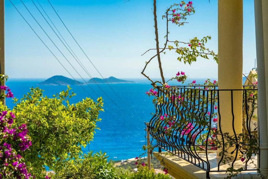 Azure Apartment With Sea View In Kalkan Luaran gambar